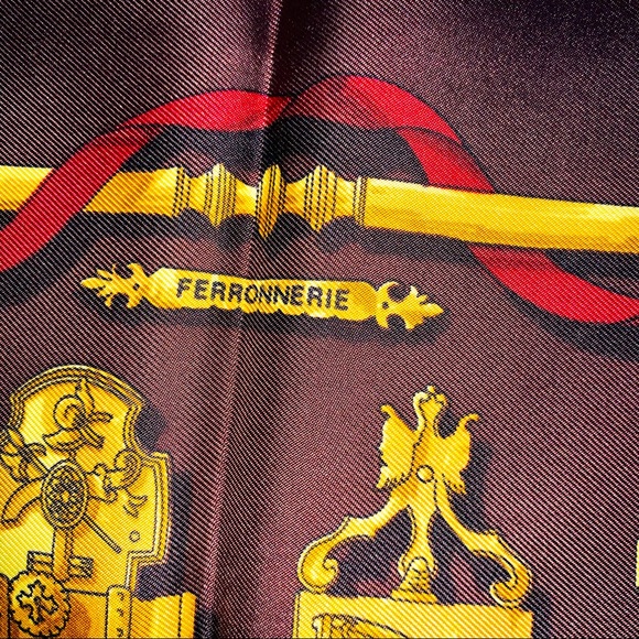 SOLD Hermès | Ferronnerie Silk Scarf - Picture 7 of 9